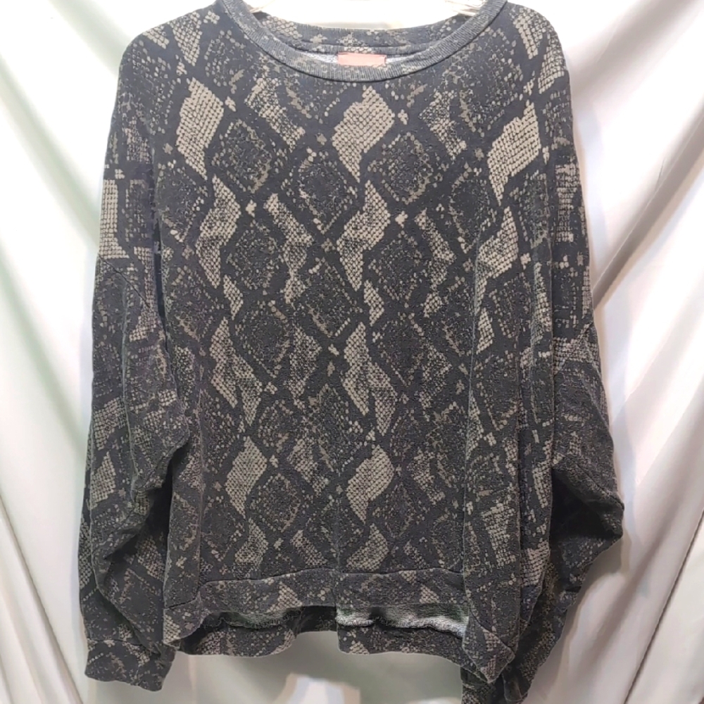Show Me Your Mumu Snake Pattern Boyfriend Sweatshirt Ziggy Python Size Medium